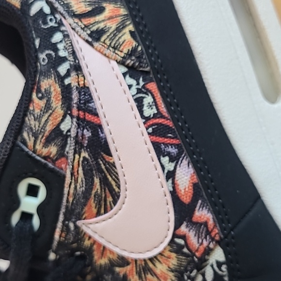 Nike AIR MAX 1 Heritage SPRING MIX Black Floral  Women's Size 7 Rare - Picture 14 of 14